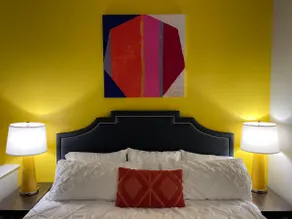 SKYWALK ACCESS+IN THE ❤️ OF DOWNTOWN+KING BED+WIFI - Image 4