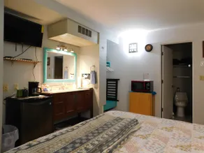 Very Cozy Bedroom at Seventh Mountain Resort - Image 5