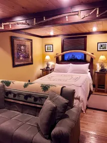 Evergreen Suite-Village of Clinton - Image 2