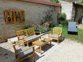 Large studio + 1 bedroom in the quiet countryside - Image 3