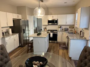 Beautiful 4 bedroom Home (Close to Outlet Shoppes) - Image 2