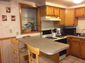 Cozy Studio Apt. Home-5 Min. to U of C - Image 5