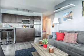 Stylish 1+1 Corner Suite |Steps to Lake&Downtown - Image 4
