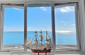 Seafront townhouse in Sandgate. - Image 2