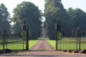 Gardener’s Cottage, Henley Hall, Perfect location - Image 2