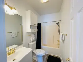 you'll love it! Central location, cute and quiet - Image 2