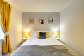 Modern 2 Bed House Sleeps 6 Southam Town Centre - Inspire Homes Ltd - Image 5