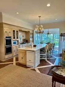 Large Classic Sea Island Cottage! Gameroom & Bikes - Image 2
