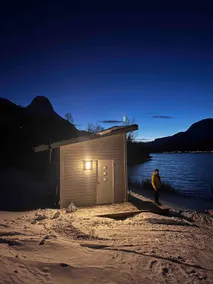 Sabine’s Compact Cabin - Image 5