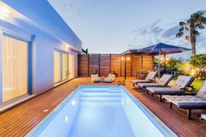 Nastazia Luxury Beach House - Image 2