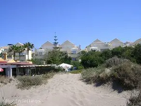 White Pearl Beach L2 - Image 2