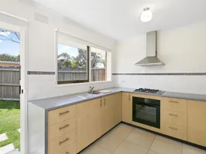Beach Breeze Bungalow - in the heart of Torquay - Image 5