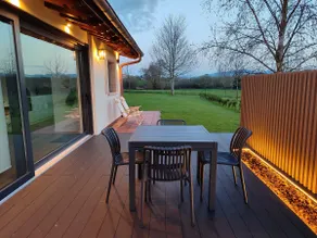 House with garden - Image 2