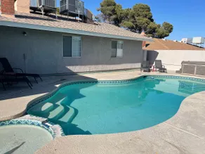 Inviting, Open Floor Plan with Pool/Spa - Image 2