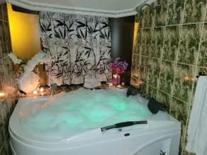 Comfortable suite with Jacuzzi and rooftop - Image 5