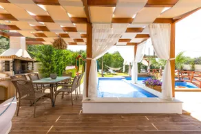 Villa Eva! ¡Relájate en la piscina, el jacuzzi al aire libre y el jardín! Zona de juegos y ping pong! - Image 2