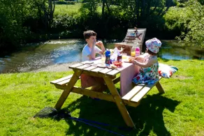 The Smithy, Wonderful Riverside Accommodation - Image 2