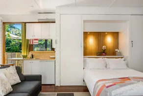 The Den | Private Byron studio|walk to beaches - Image 5
