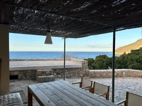 Seafront Home with Vineyard & Direct Beach Access - Image 4