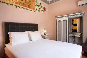 Eclectic 4-Bed, 4-Bath Apt in Central Athens - AK1 - Image 2