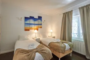 Moderne 2 BR, 6 sovepladser - i centrum af Cascais og t��t på strande - Image 3