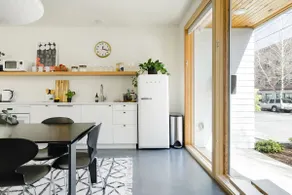 Modern Guesthouse in Portland's Central Eastside - Image 3