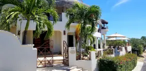 Breathtaking Arch Views From This 6 Bedroom Villa - Image 2