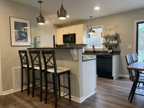 Modern 2 Bdrm Cottage in Historic River Community - Image 3
