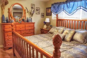 Comfy Apt Made For Professionals or Couples - Image 5