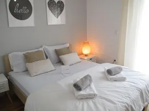 Modern 2BR Apartment • Near Metro • Easy Parking - Image 3