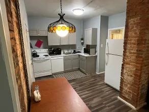 Hip 2 bedroom Apt in the city - Image 3