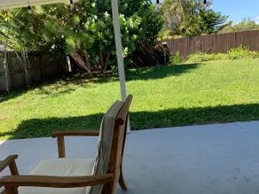 Skippers Home With Relaxing Backyard - Image 5