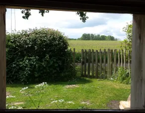 Cosy cabin on organic smallholding - Image 2