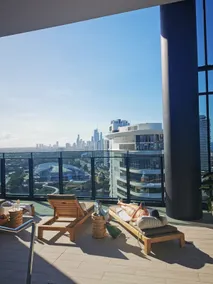 2BR Broadbeach apt 180° skyline view 90sqm - Image 5