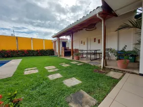 An ideal place to share with family and friends - Image 3
