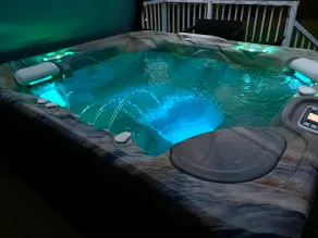 Relax at Beck & Call Sauna, Hot tub, mini-Gym - Image 5