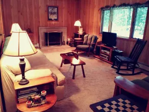 Cozy home located amidst area sights & activities - Image 2