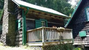 ONE ROOM LOG CABIN IN FOSCOE (BOONE) - Image 4