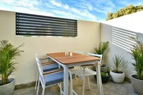 Adelaide Beach Side Cutie Sleeps 2-4 Guests - Image 3