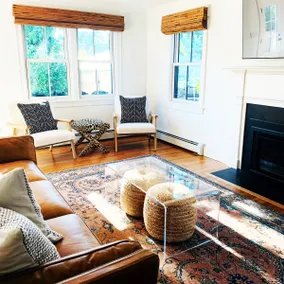 Hideaway House: Modern home, historic seaside town - Image 4