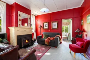 Kirschbaum-Hütte | Altweltliche Hütte, 3 Schlafzimmer, Klimaanlage, Kamin, Bad, Garten - Image 2