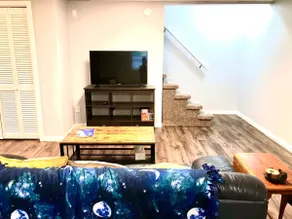 Newly renovated studio with bedroom in a house - Image 3