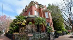 Cobblestone street apartment with rooftop views! - Image 3