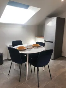Charming air-conditioned 2-room apartment, 50 m2, fiber, private parking - Image 3