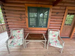 Cozy Cabin in the Woods on mountain in Hot Springs - Image 5