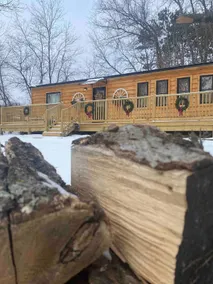 Madelyn- 1 br duplex- River w/kayaks, SUPS & Sauna - Image 3