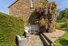 Gardeners Cottage - Image 5