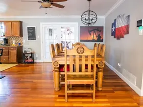 Wildcatter resting grounds, spacious living - Image 5