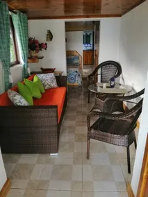 Private home near town with lovely views - Image 3