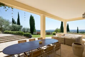 Luxury Provence villa, vineyard views & pool - Image 4